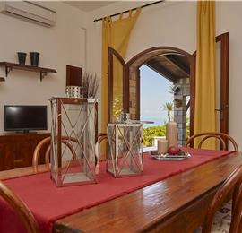 2 bedroom villa with pool, Castellammare del Golfo, sleeps 4